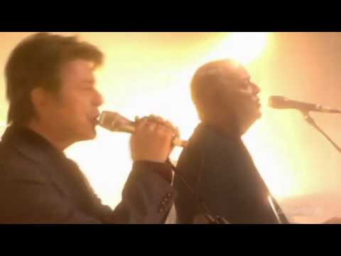 Throwback Thursday: David Gilmour And David Bowie Sing ‘Comfortably Numb’