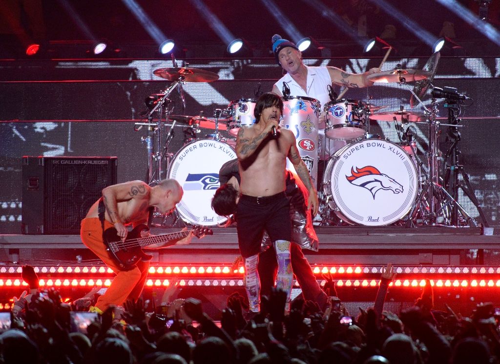 Red Hot Chili Peppers Cancel Shows As Singer Hospitalized