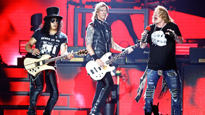 Guns N’ Roses Thrill In Detroit With Electric Reunion Tour Opener