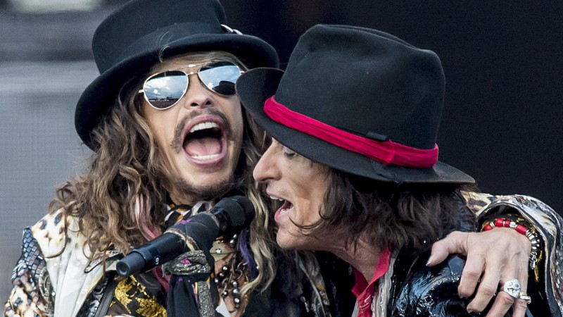 Joe Perry Collapse: Steven Tyler Fears For Aerosmith Bandmate
