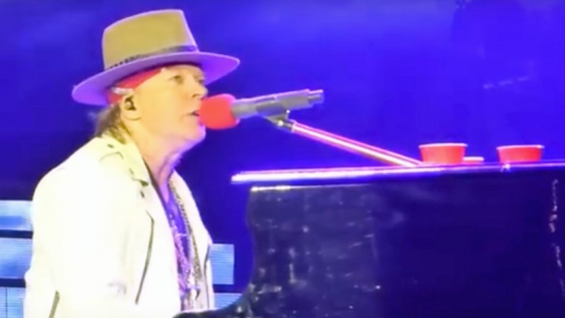 Axl Rose Battles Rogue Piano At Guns N’ Roses Houston Show