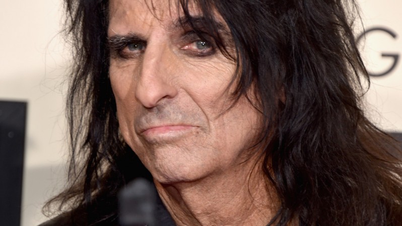 Alice Cooper Says Rock Stars Should Stay Out Of Politics