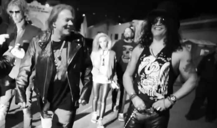 Slash Reveals Why He’s No Longer Angry At Axl Rose For Showing Up Late