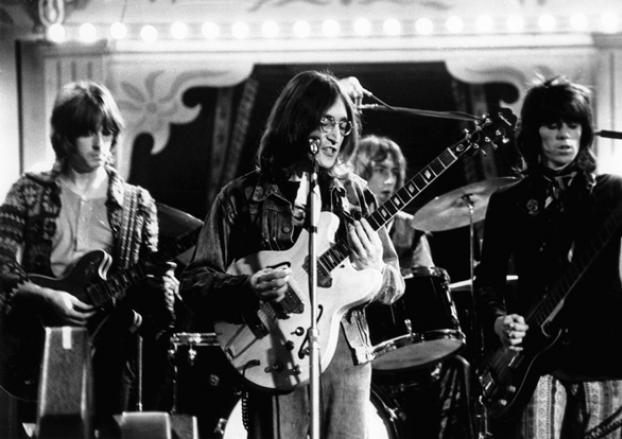 Beyond “Gently Weeps”: Exploring Eric Clapton’s Guitar Work With John, Paul, George And Ringo