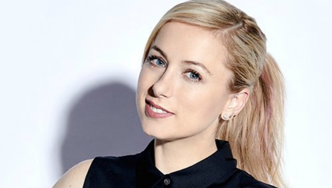 Comedian Iliza Shlesinger went after female comics, gets hell for it