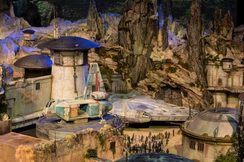 Disney reveals models for the STAR WARS THEME PARK