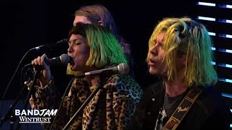 Grouplove – Tongue Tied (Wintrust Band Jam)