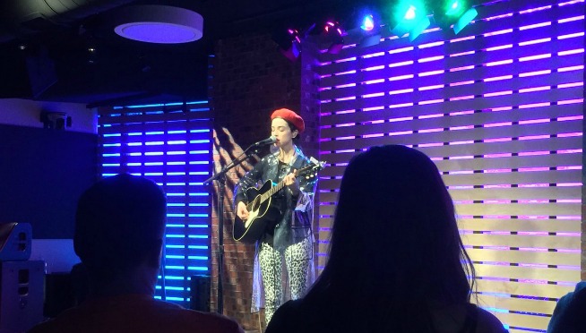 Watch St. Vincent perform in the 101WKQX LOUNGE