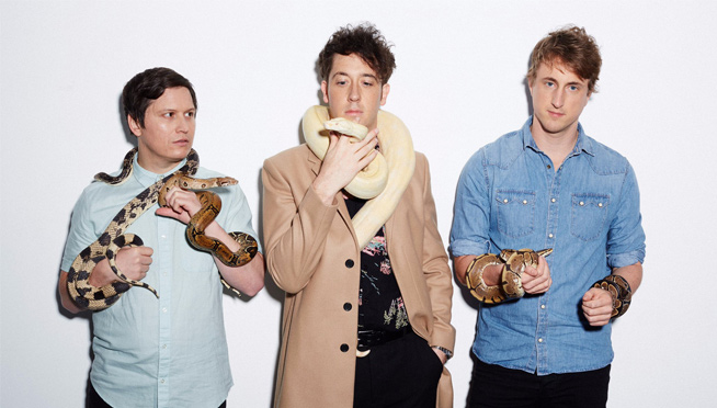 Watch the WOMBATS perform the 101WKQX LOUNGE