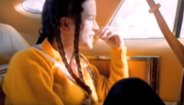 Alanis Morissette covers the ‘Yellowjackets’ theme song