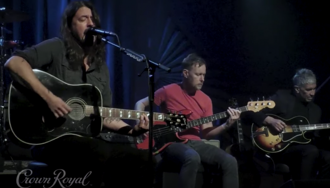 Foo Fighters perform Learn To Fly acoustic