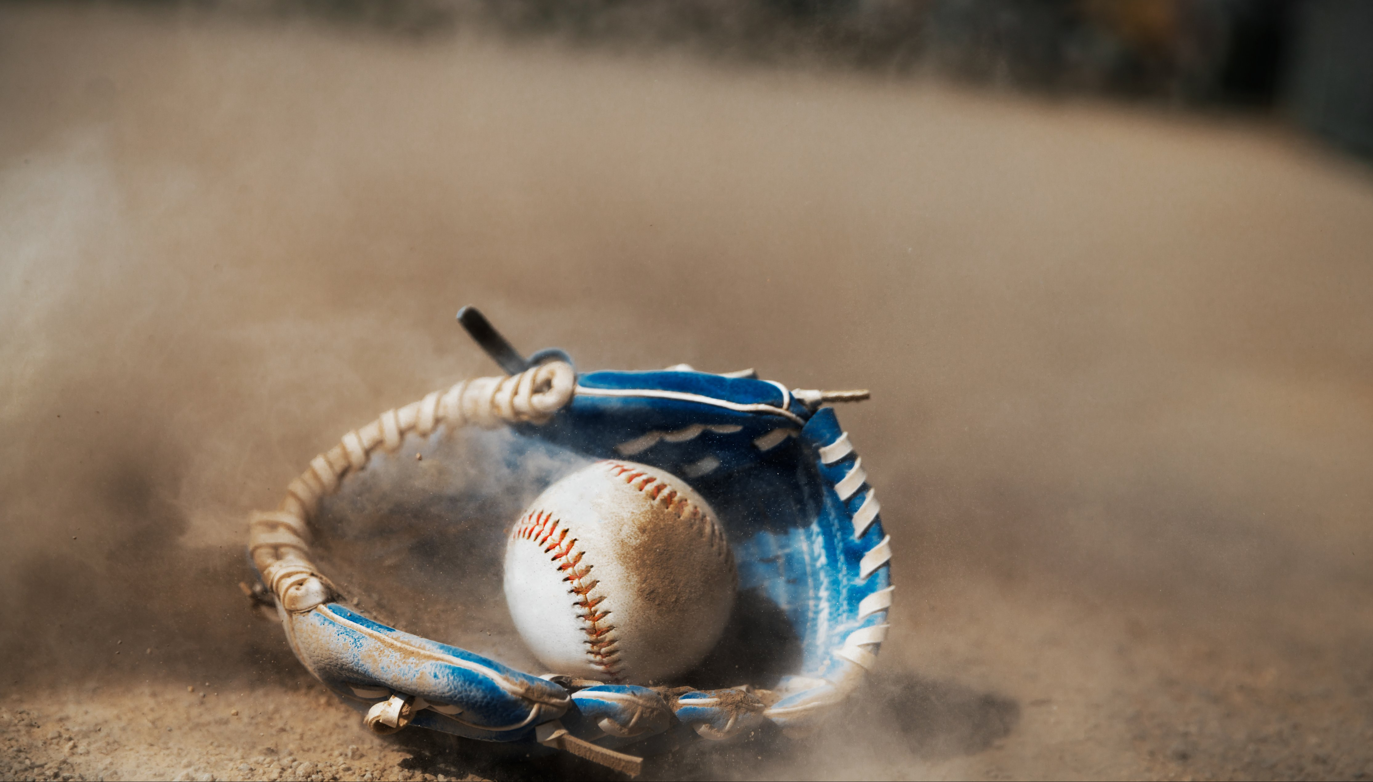 A foul ball made this guy’s White Claw explode in his face