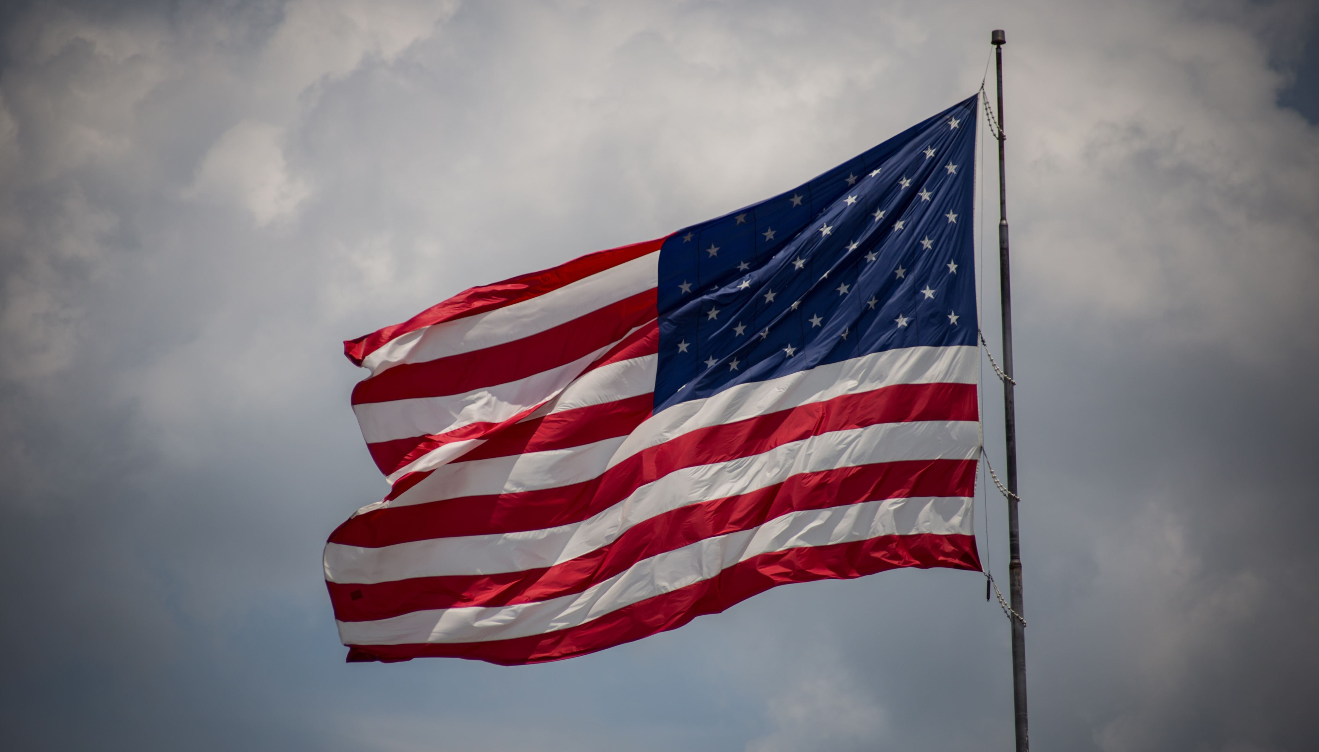 Watch 75,000 fans belt out The Star- Spangled Banner