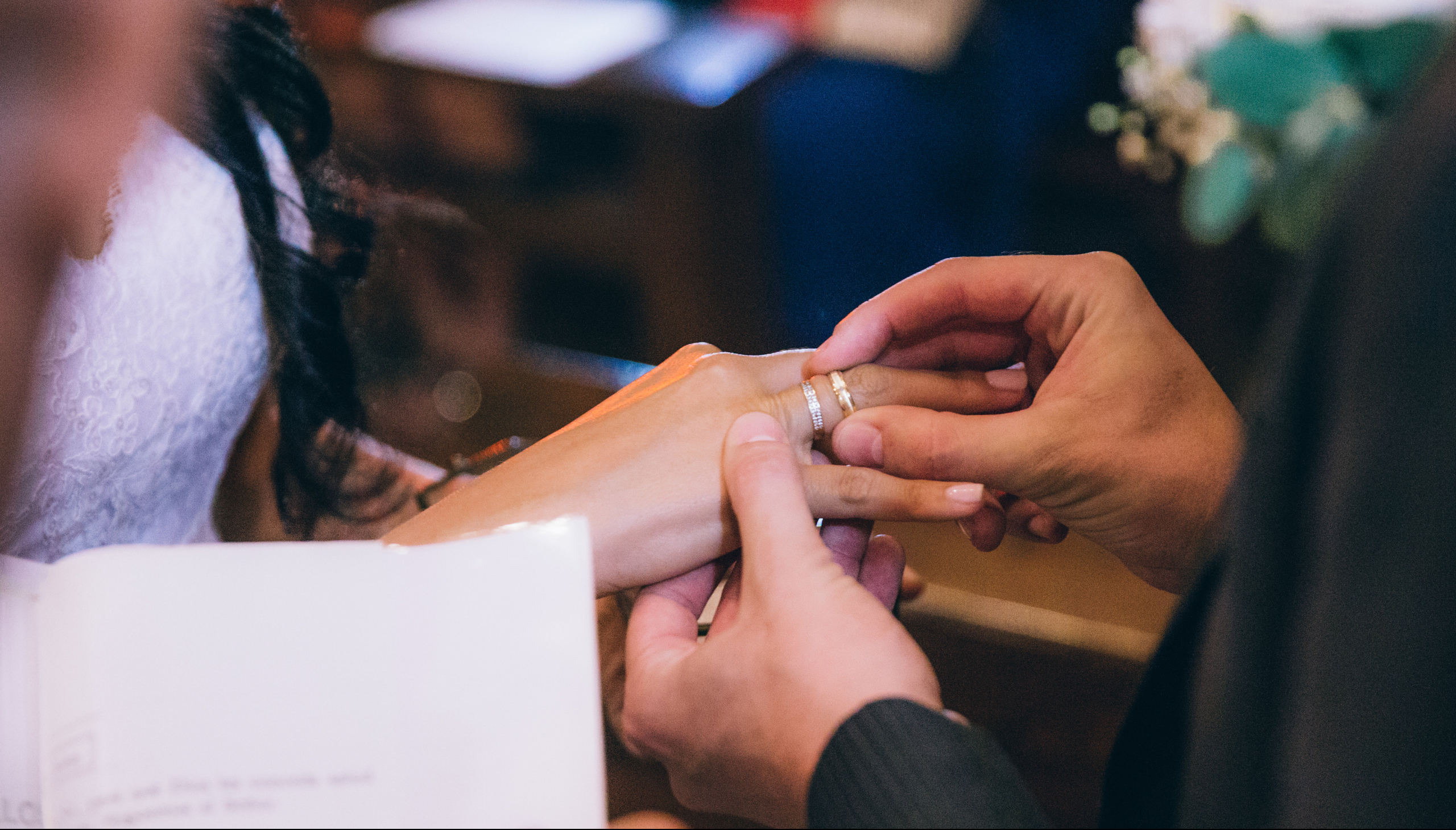 This bride STOPPED the wedding in the middle of her vows for this!