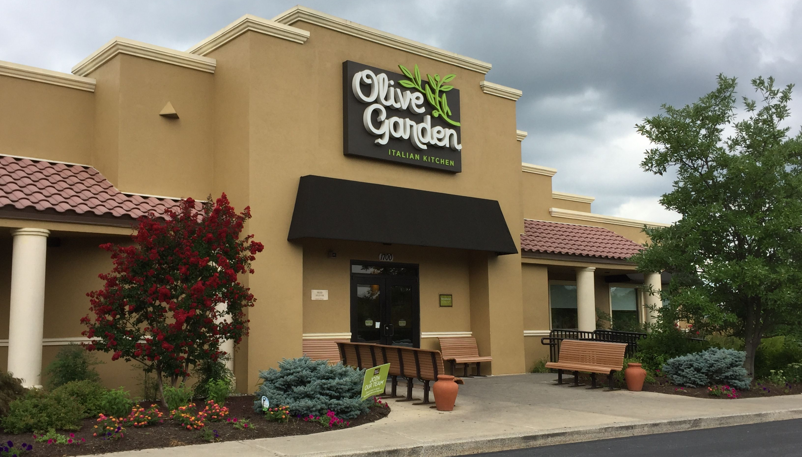 The Olive Garden manager that asked to see your dead dog has been fired