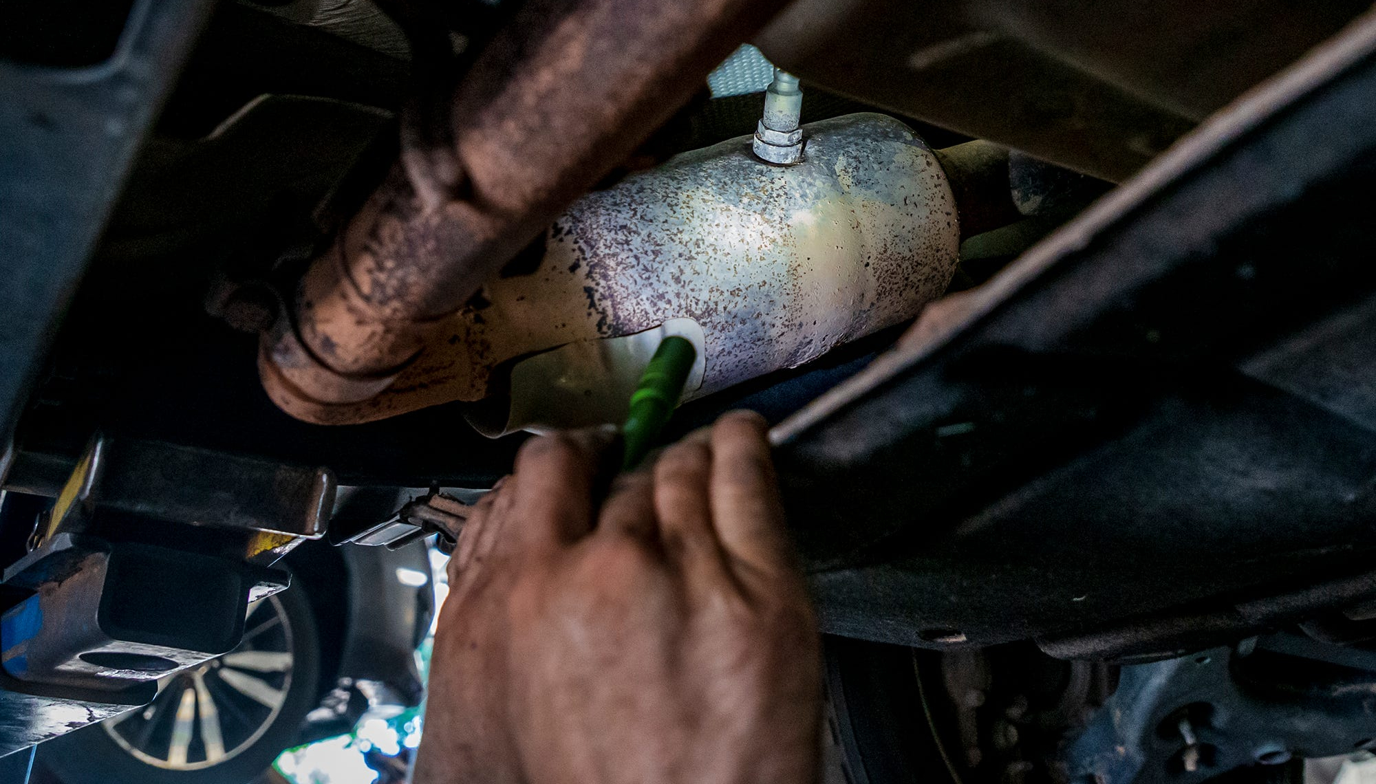 Police seize 128 stolen catalytic converters in chop shop bust