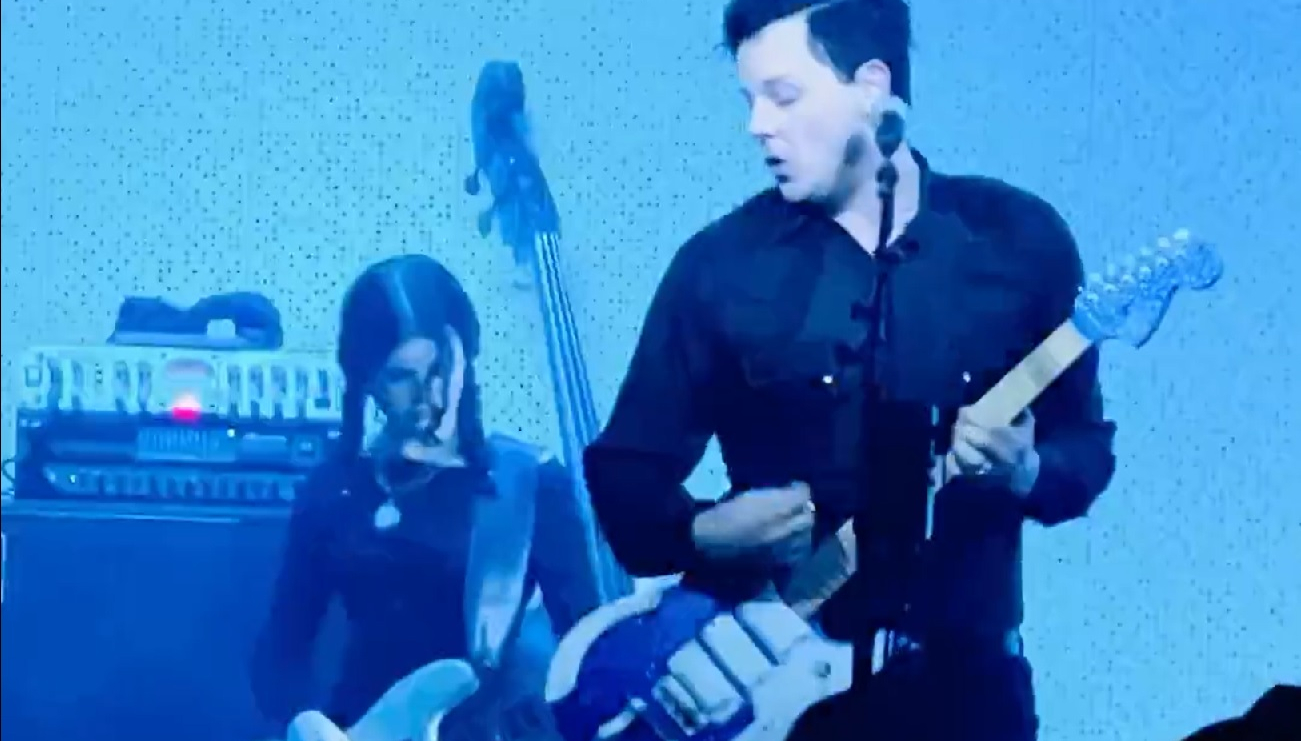 Jack White’s daughter Scarlett joins him onstage