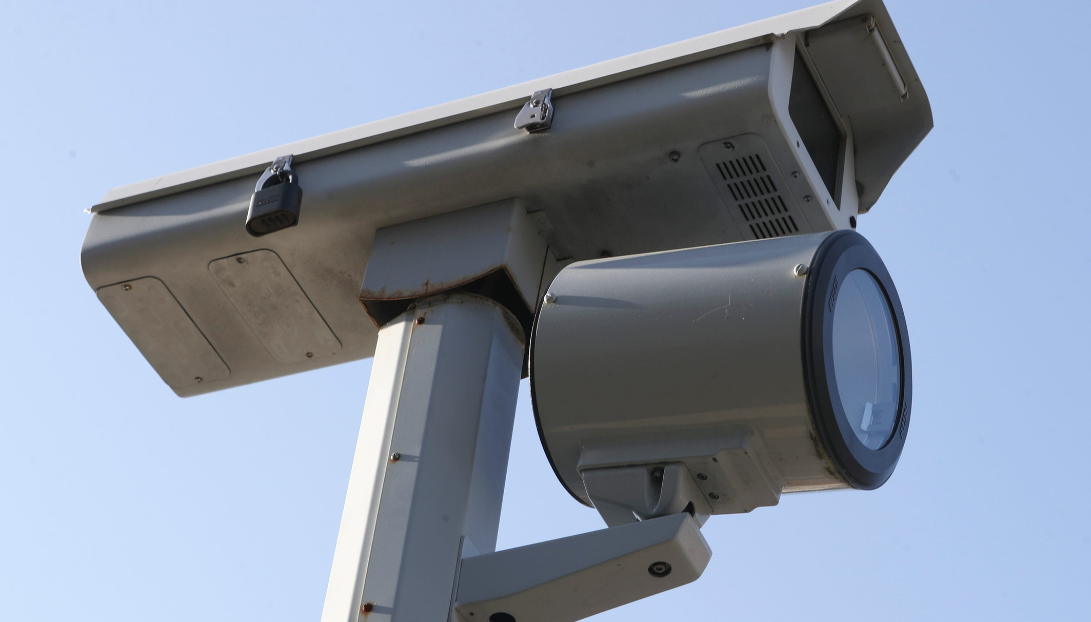 DuPage County judge revokes red-light camera permit at busy intersection in Oakbrook Terrace