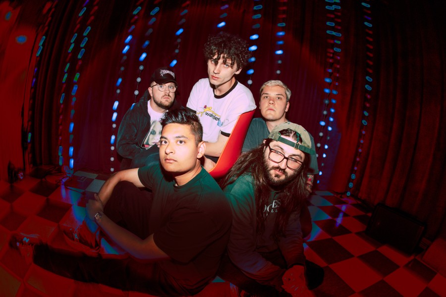 In The Lounge – Hot Mulligan