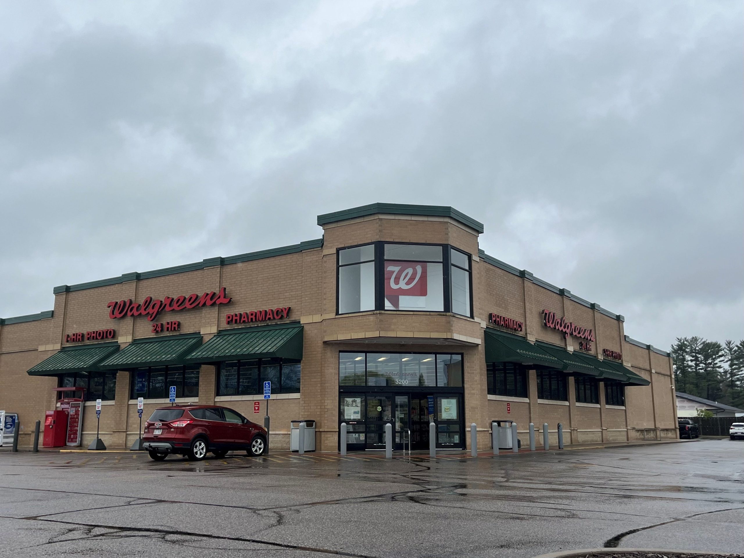 Deerfield based Walgreens announces store closures