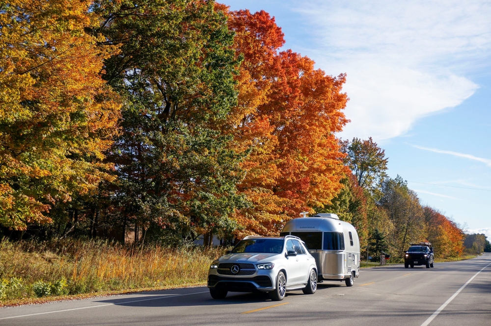 Fall Colors and Holiday Travels: The Ultimate Guide to Perfect Travel Timing