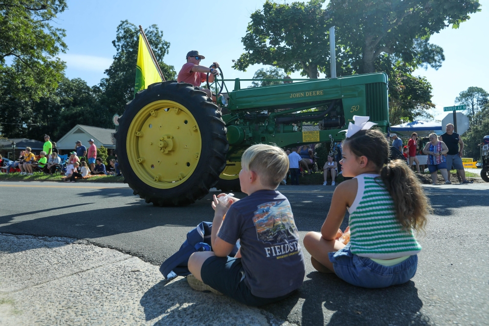 John Deere Faces Uncertainty as International Harvester Heads to Mexico