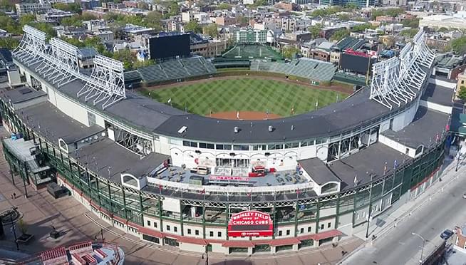 Cubs super fans get married in Wrigley Field
