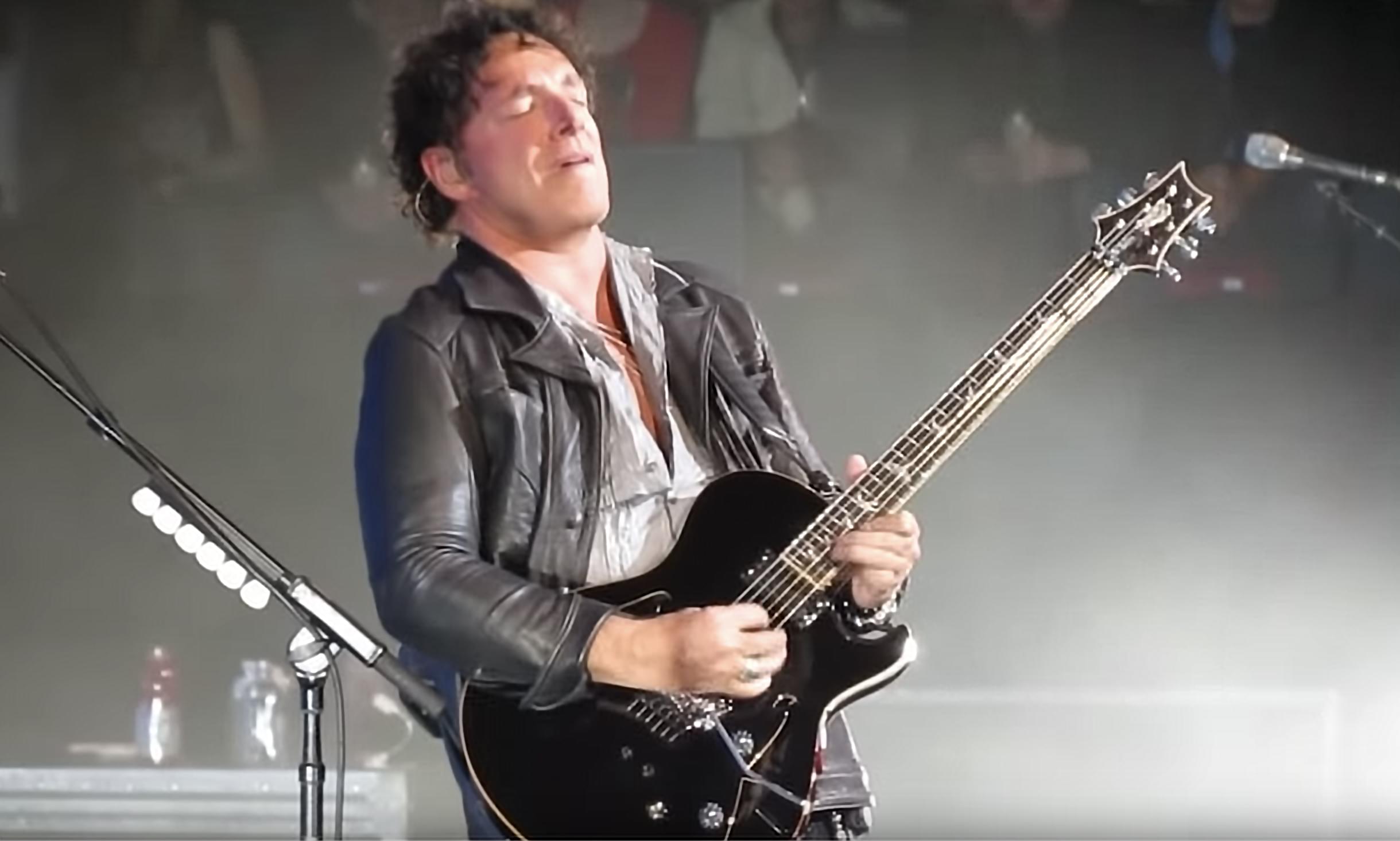 Neal Schon recovering from gallbladder surgery over weekend