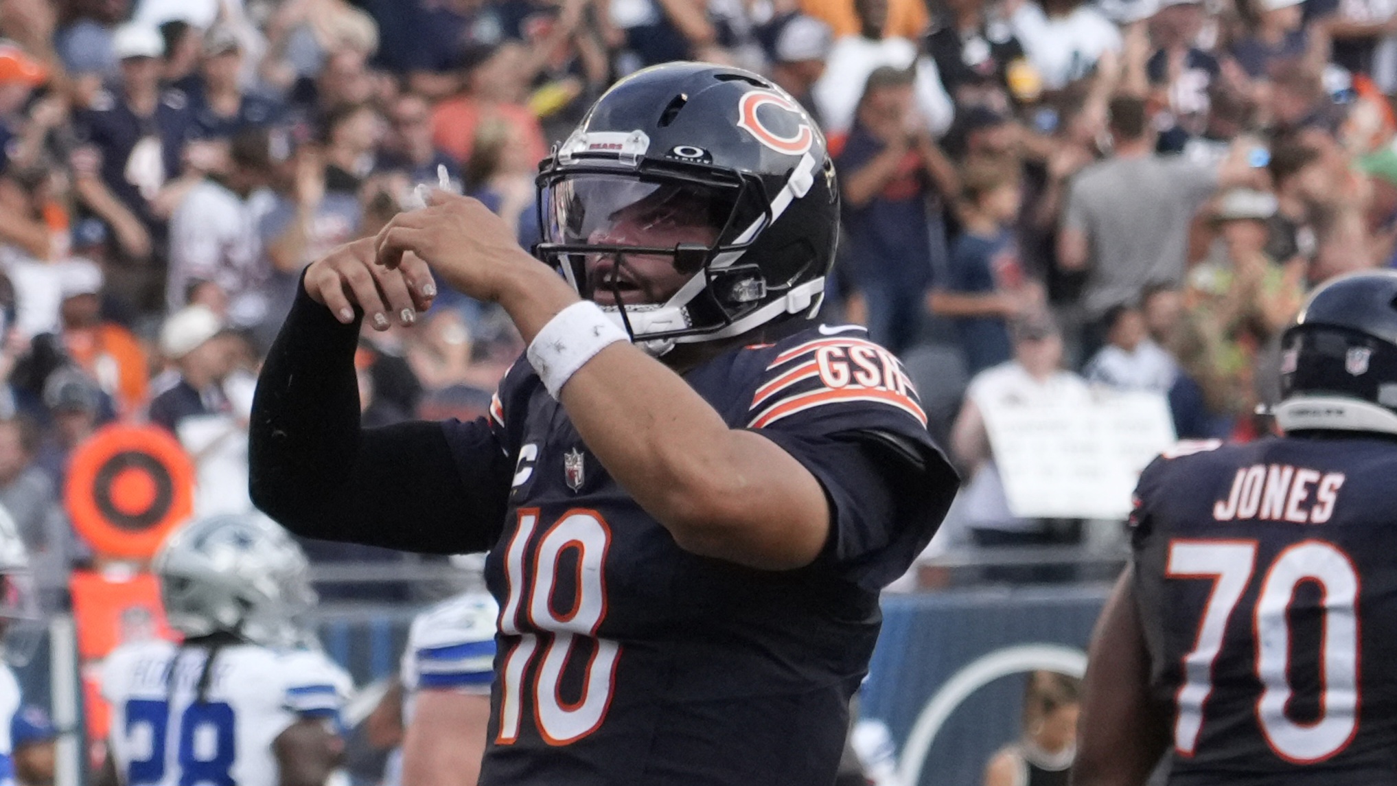 Caleb Williams’ four touchdowns earns Bears fans free hot dogs