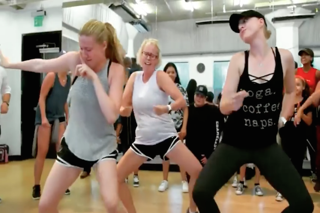 This Mother & Her Daughters Kill Dance Routine [VIDEO]