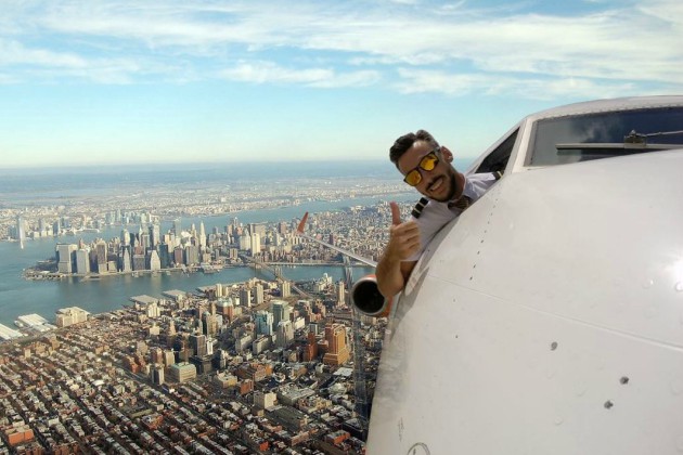 Pilot Breaks The Internet With His Dangerous Mid-Flight Selfies