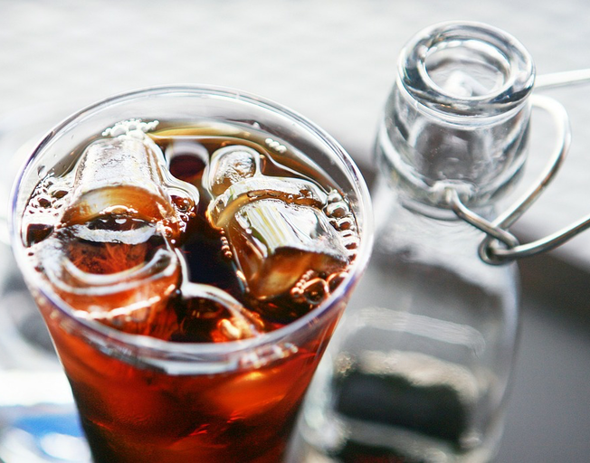 Maple Syrup Ice Cubes Is The New Fall Drink Trend