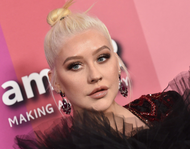 Christina Aguilera Looks Unrecognizable (And Stunning) With Red Hair In New Instagram Post