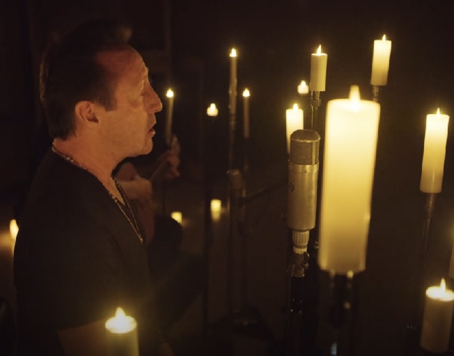 Julian Lennon Sings ‘Imagine’ For The First Time Ever To Support Ukraine