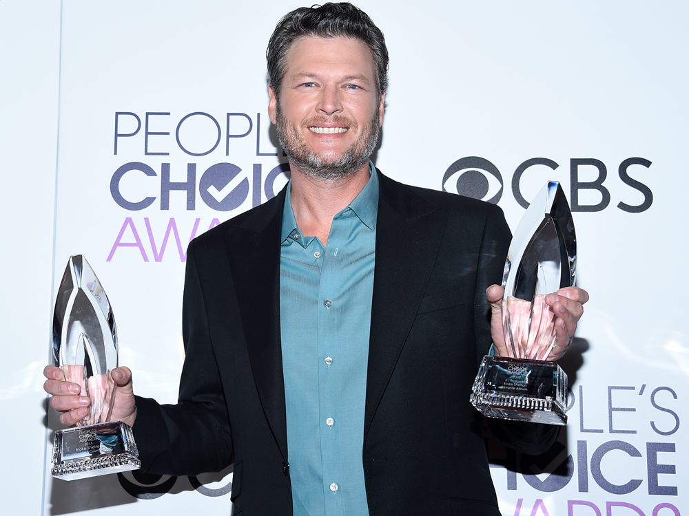 Blake Shelton, Carrie Underwood & Little Big Town Win People’s Choice Awards—Blake Makes History