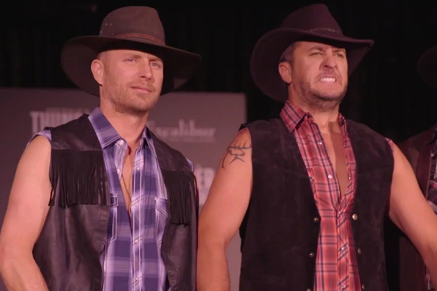 Dierks Bentley and Luke Bryan caught in Awkward Moments [VIDEO]