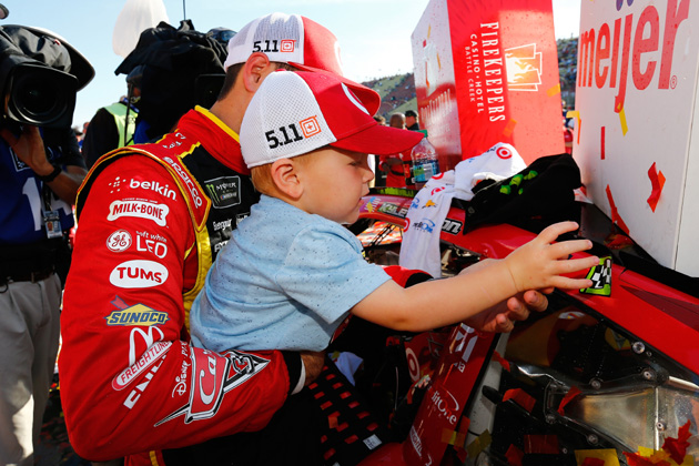 Kyle Larson Shares NASCAR Father’s Day Race Win at Michigan with his Son [VIDEO, PHOTOS]