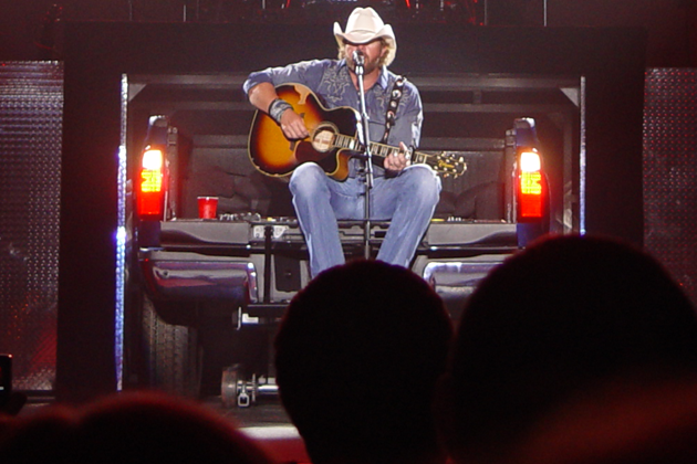 Tailgate with Toby Keith at the Normal Corn Crib