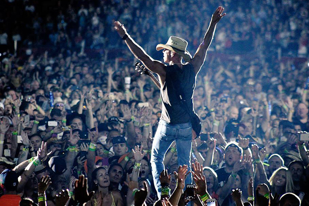 Kenny Chesney Keeps “All The Pretty Girls” at Number One