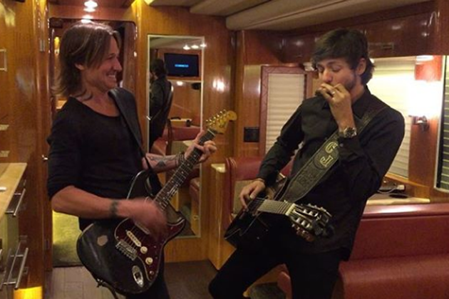 Keith Urban Jams with Chris Janson on Tour Bus [VIDEO]