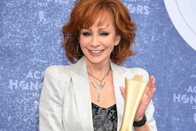 Reba McEntire Is Back To Host 2018 ACM Awards