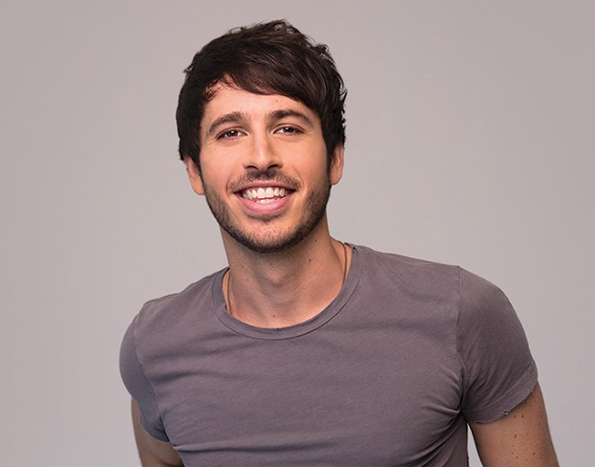 Australian Country Singer Morgan Evans Discovering Mexican Food