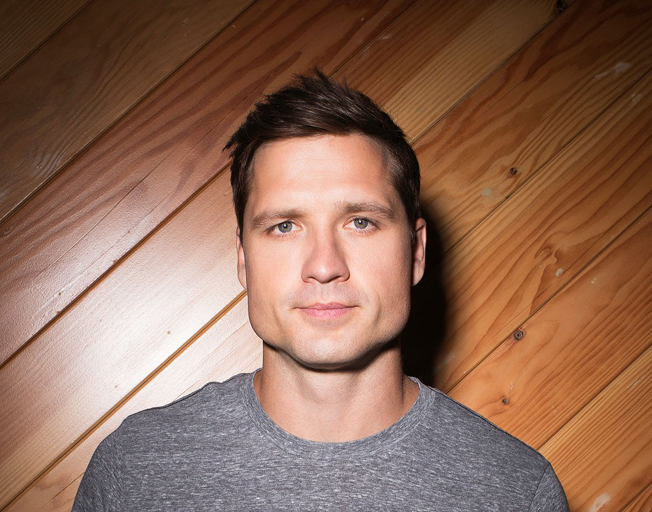 Walker Hayes Goes Viral With TikTok Dance Party To ‘Fancy Like’ With His Daughter
