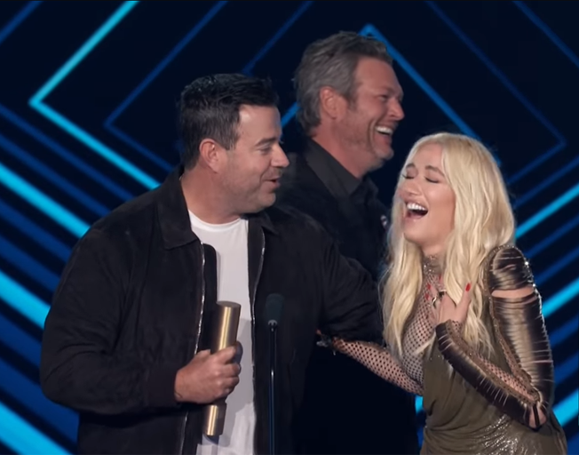 Carson Daly Pokes Fun at Blake Shelton through Gwen Stefani [VIDEOS]