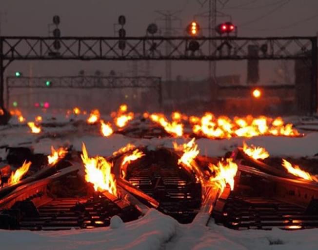 Chicago Sets Fire To Train Tracks In Dangerous Cold Temps