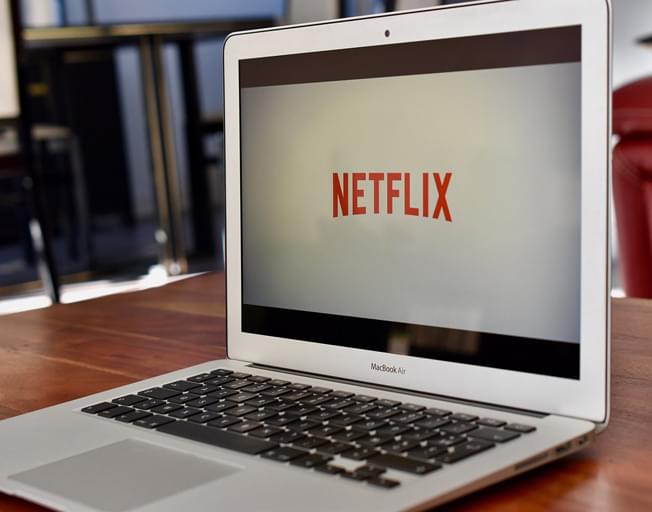 Cars Will Soon Be Able To Stream Netflix and YouTube