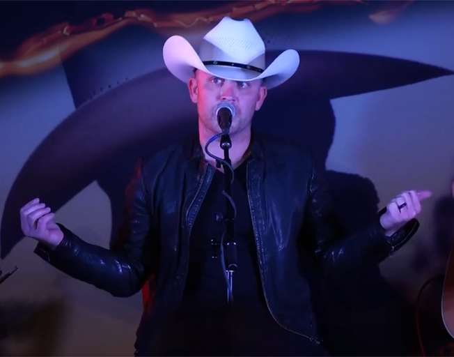 Justin Moore has a Signature Beer [VIDEO]