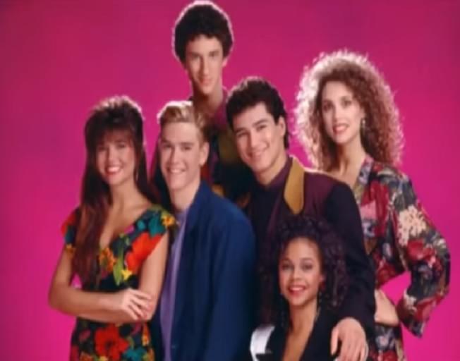 “Saved by the Bell” Reboot Will Star Mario Lopez and Elizabeth Berkley