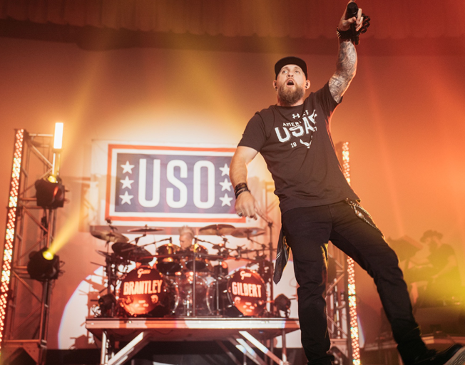 Watch Brantley Gilbert USO Concert at Wright-Patterson Air Force Base [VIDEO]