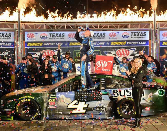 Kevin Harvick Wins NASCAR Playoffs Race in Texas, Again [VIDEO]